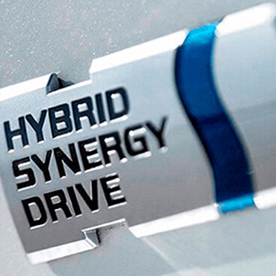 SISTEMA HÍBRIDO 
 Ahorra combustible y cuida el mundo con la tecnología híbrida auto-recargable.